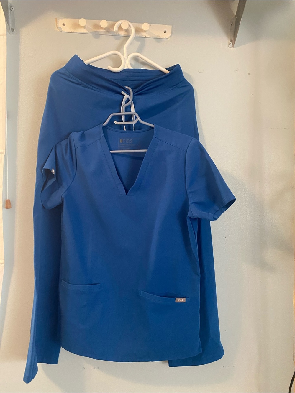 Figs Women’s V-Neck Scrub Top in Royal Blue